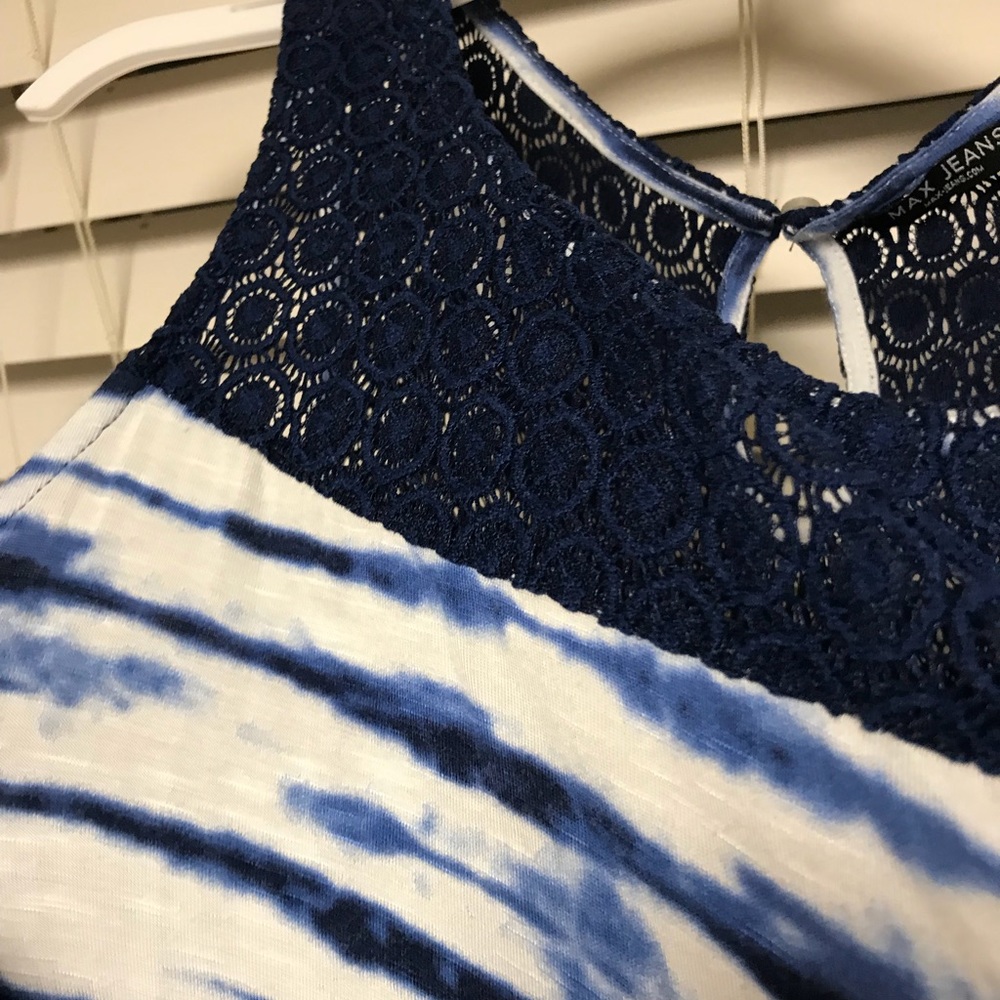 Blue Tank - Picture 5 of 6